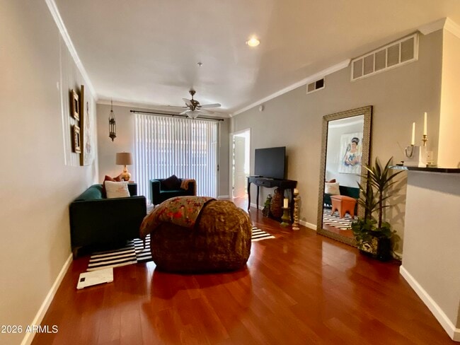 Photo - 1701 E Colter St Unidad 161