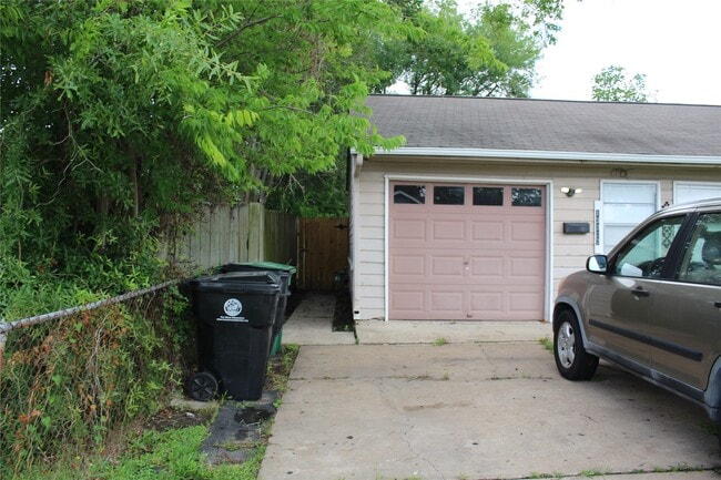 Photo - 13307 Force St