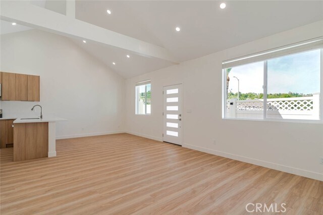 Photo - 7570 Chaminade Ave