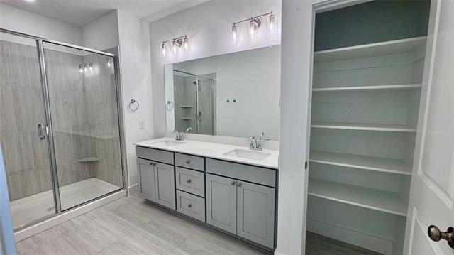 Photo - 2546 Campden Mews