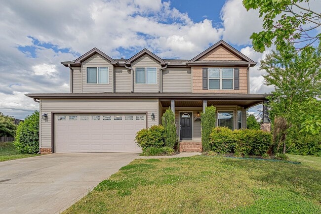 Building Photo - Home with Gorgeous Mountain Views!