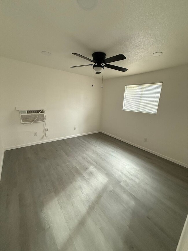 Photo - 232 W Barbara St Unidad Apt D