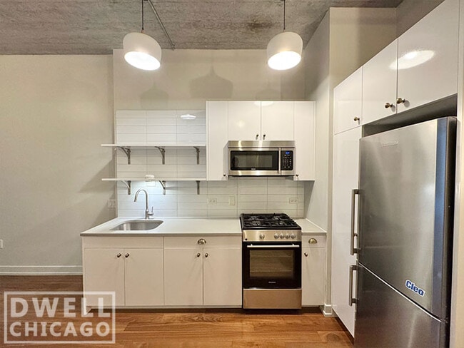 Photo - 152 W Huron St Unidad S