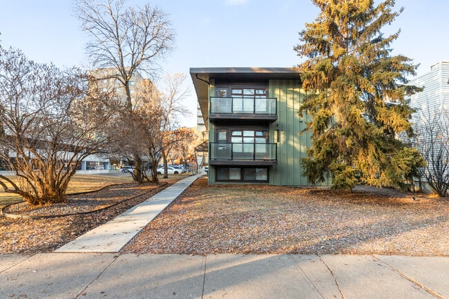 Photo - 10172-10113 113 St Unit 7