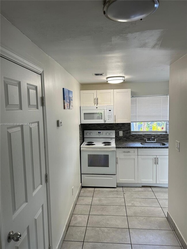 Photo - 2615 NW 13th Ct Unidad 1