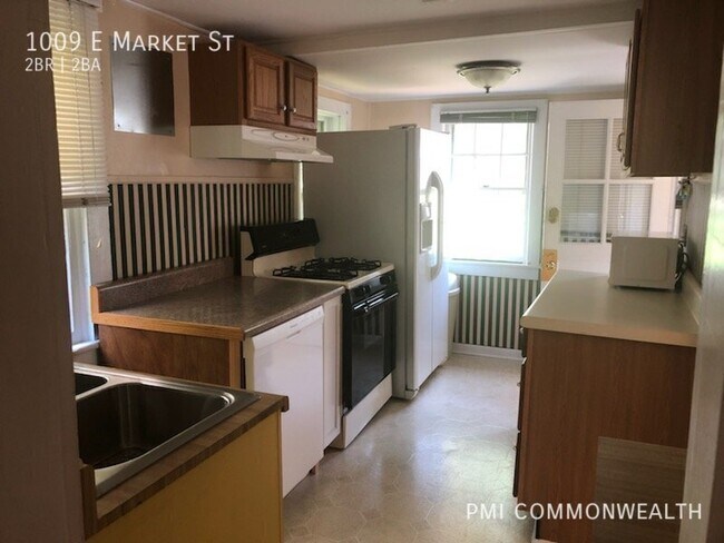 1009 E Market St