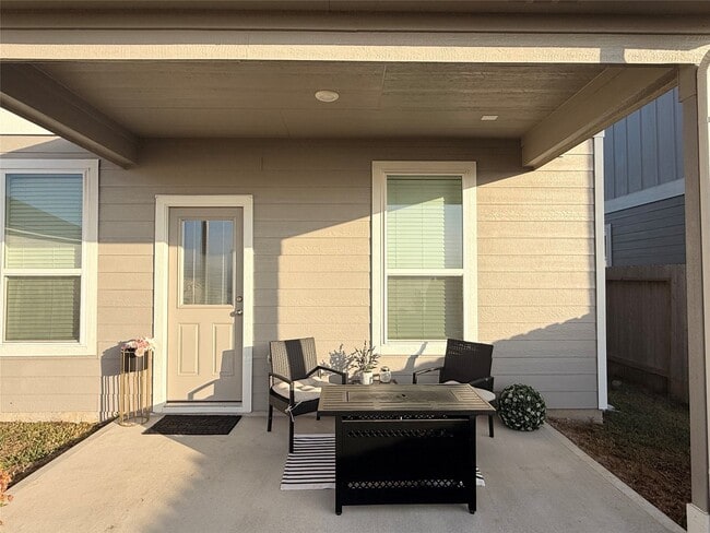 Photo - 26032 Hampshire Dr