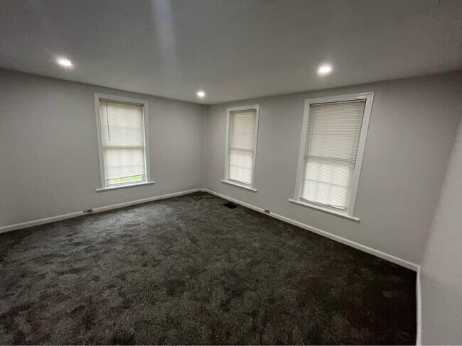 Photo - 169 Sewalls Falls Rd