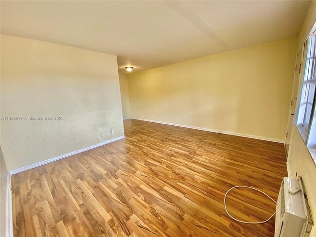 Photo - 13550 SW 6th Ct