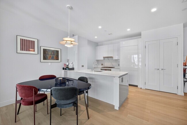 Photo - 135 Seaport Blvd Unit 2001