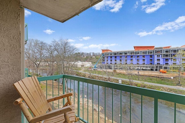 Photo - 3215 N River Rd Unidad ID1266990P