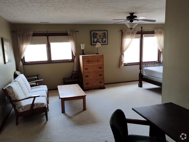 Building Photo - 1545 S Stone Dr Unit stone Drive Rental