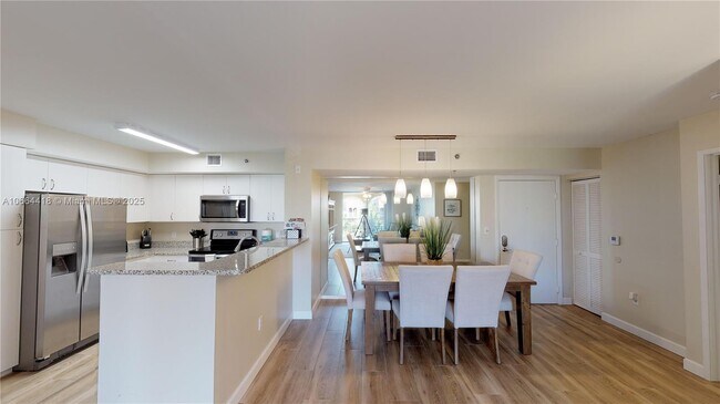 Photo - 19701 E Country Club Dr Unidad 5606