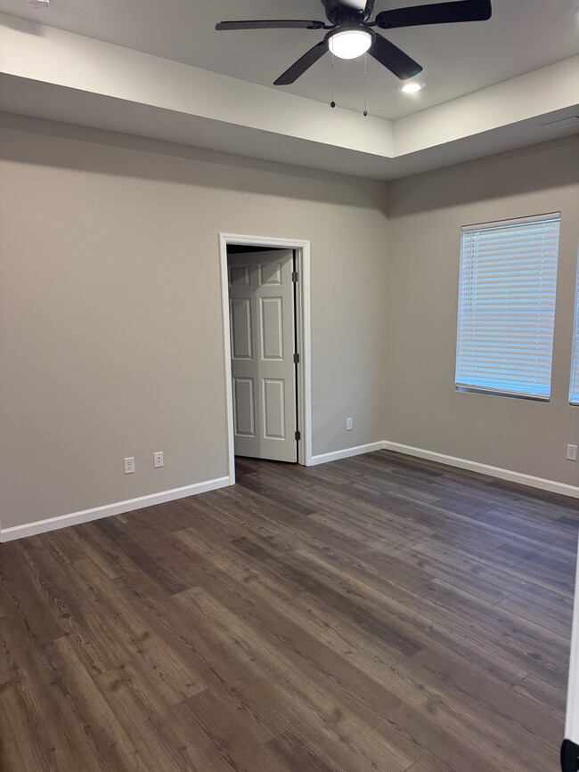 Photo - 3919 Crane St