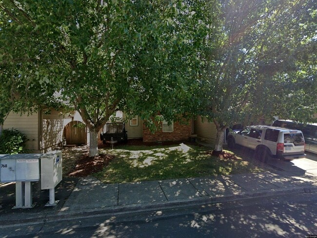 Building Photo - Charming Springfield Home