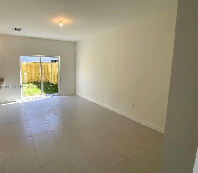 Photo - 1859 SE 27 TERR