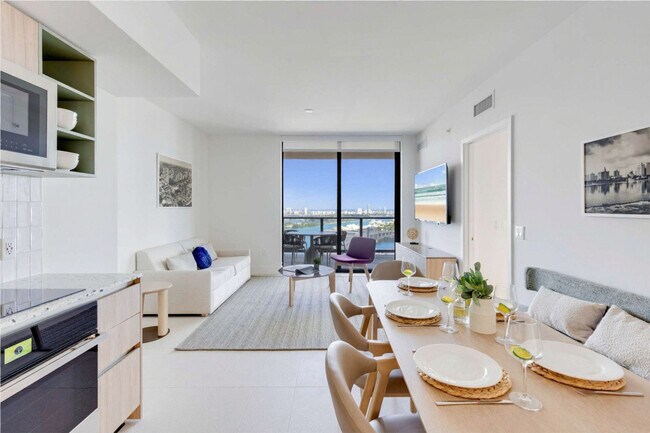 Photo - 601 NE 1st Ave Unidad ID1227496P