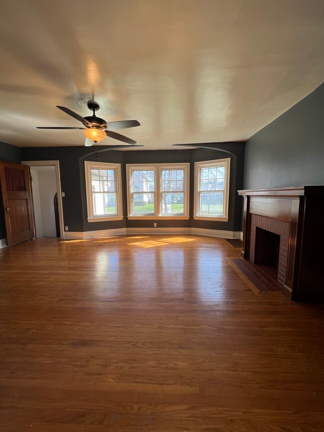 Photo - 284 Nassau Ave Unit Lower