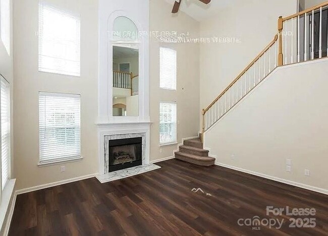 Photo - 15832 Hollingbourne Rd