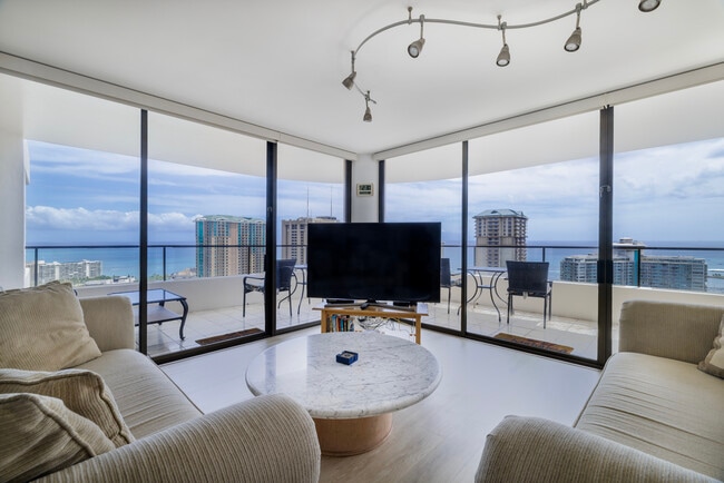 Comfortable living space with floor to ceiling lanai doors - 1910 Ala Moana Blvd