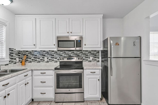 Photo - 900 Springwood Dr