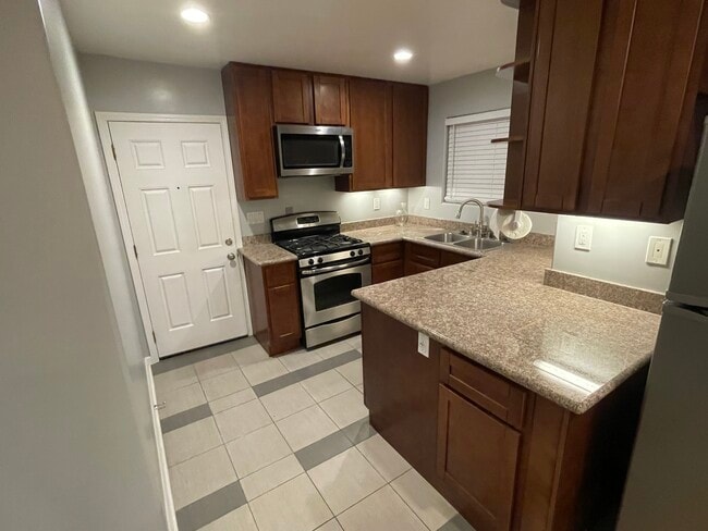 Vista de la cocina B - 4844 Daisy St Unidad #A