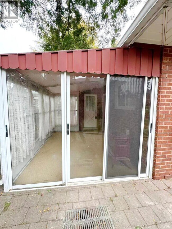 Photo - 741 Proctor Rd