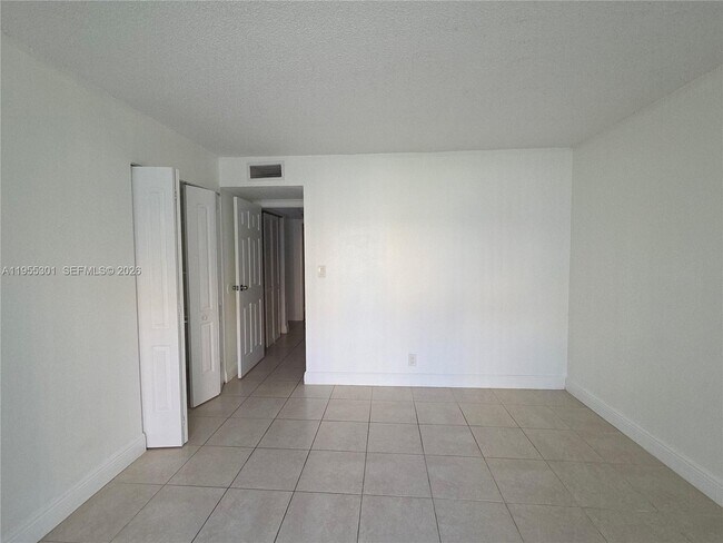 Photo - 17901 NW 68th Ave Unit T106