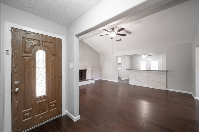 Photo - 809 Newport Blvd