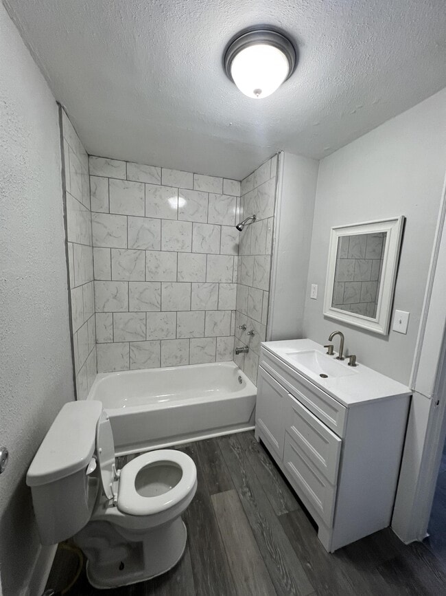 Photo - 1201 S Delphos St
