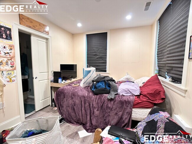 Photo - 122 Tremont St