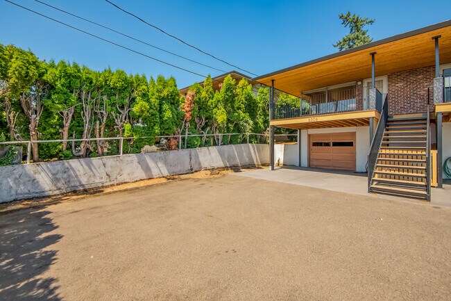 Photo - 6506 E Evergreen Blvd