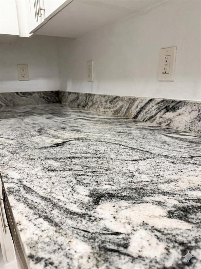 Photo - 2801 Riverside Dr Unidad 204