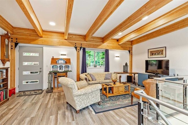 Photo - 44276 Bayview Rd