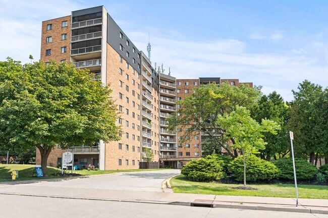 Photo - Lauzon Tower