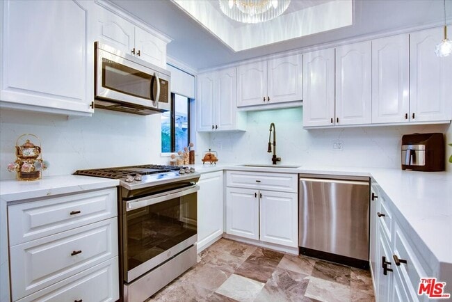 Photo - 1909 Pelham Ave Unit 102