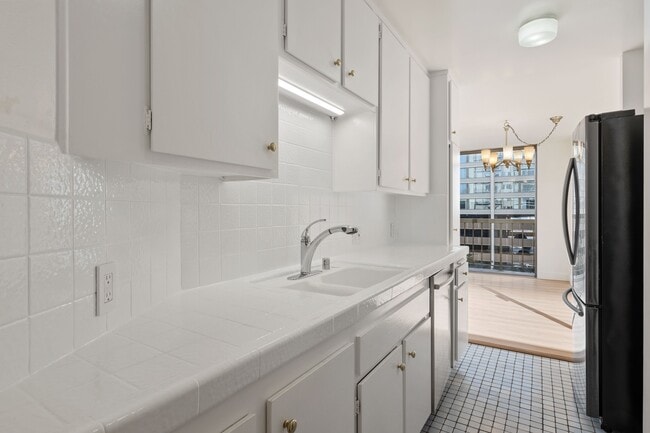 Photo - 10747 Wilshire Blvd Unidad 701