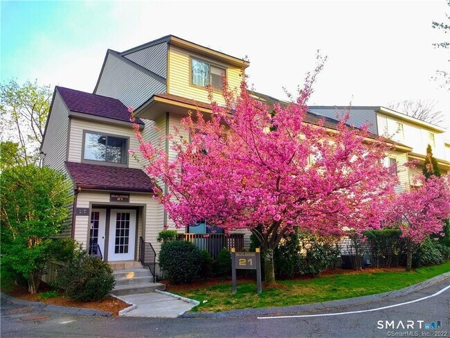 Photo - 2435 Bedford St Unidad 21A