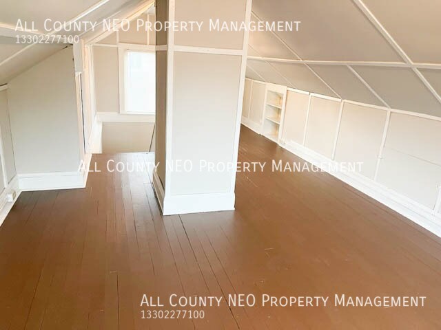 Photo - 3349 Altamont Rd