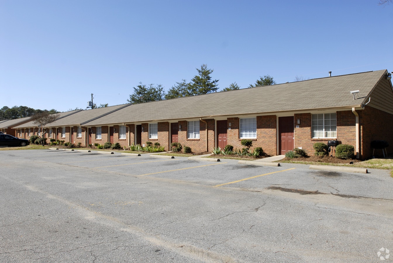 Photo - The Oasis Apartments