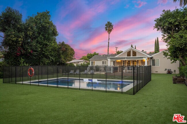 Photo - 5659 Corbin Ave