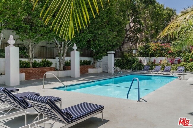 Photo - 7135 Hollywood Blvd Unit 203