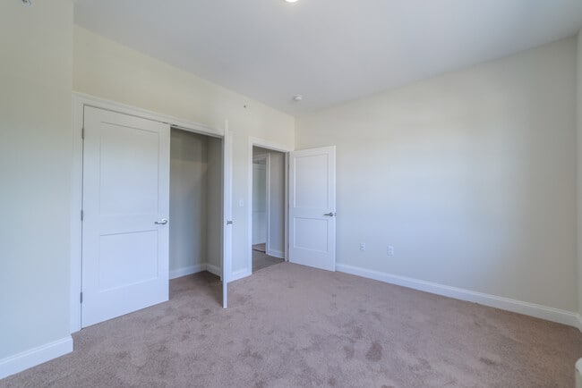 Photo - Rhinesmith Apartments
