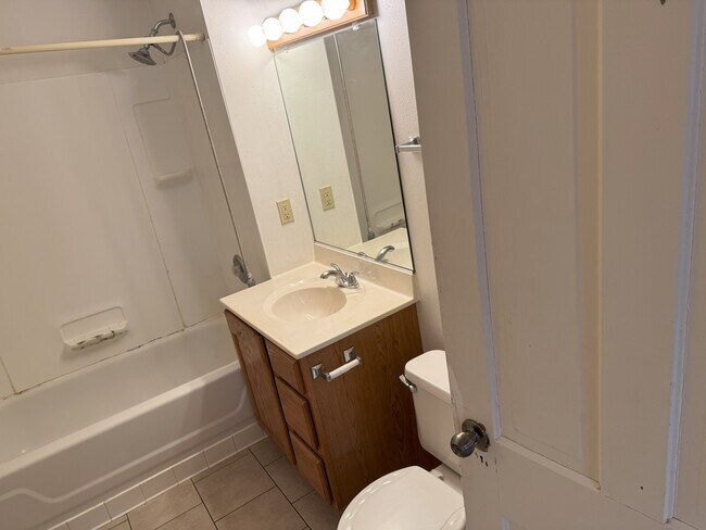 Photo - 608 Chippewa St