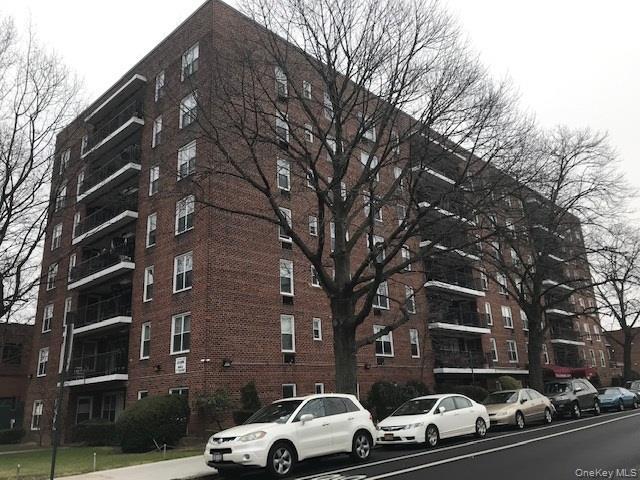Building Photo - 34-43-43 60th St Unit 4A