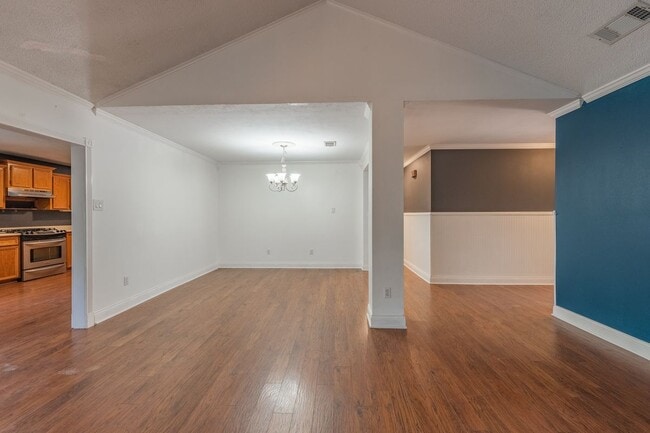 Photo - 501 Calhoun Dr