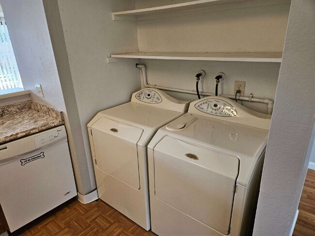 Spacious 3 Bedroom End Unit Townhome Close To Everything!