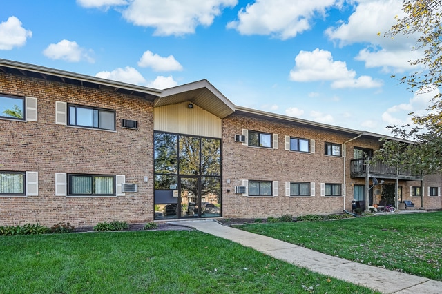 Building Photo - 7413 Brookdale Dr Unit 209