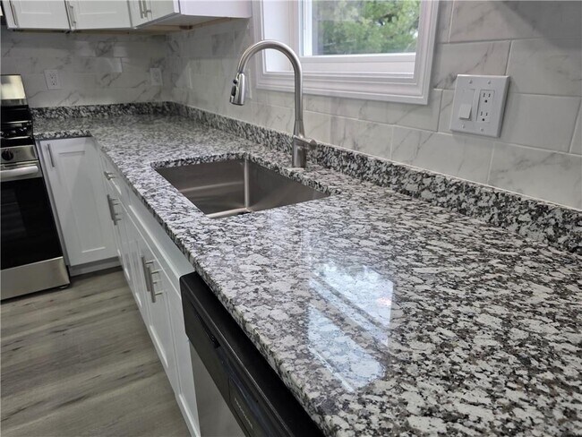 Photo - 17 Bergen St Unit 2nd FL