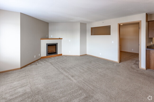 1BR+DEN, 1BA - 1,050SF - Living Room